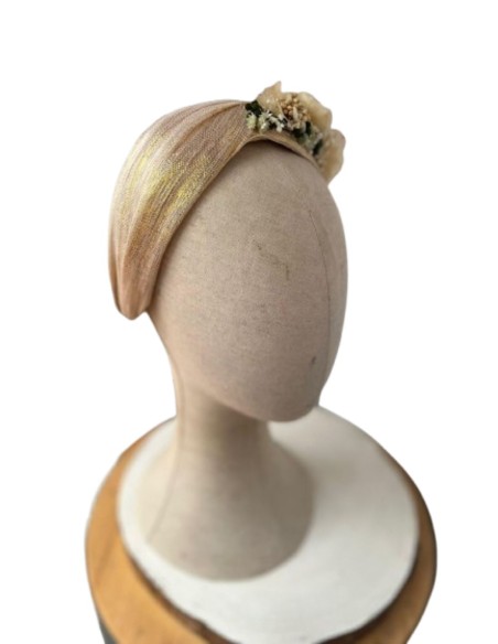 Guest headband crossed with preserved flowers