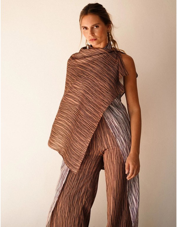 Brown square cape with striped print 2