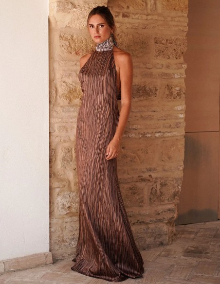 Vestido de invitada largo con espalda descubierta y lazada al cuello
