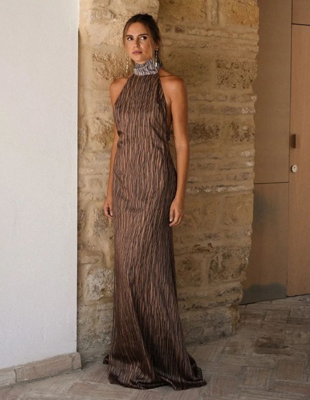 Long guest dress with open back and bow at the neck