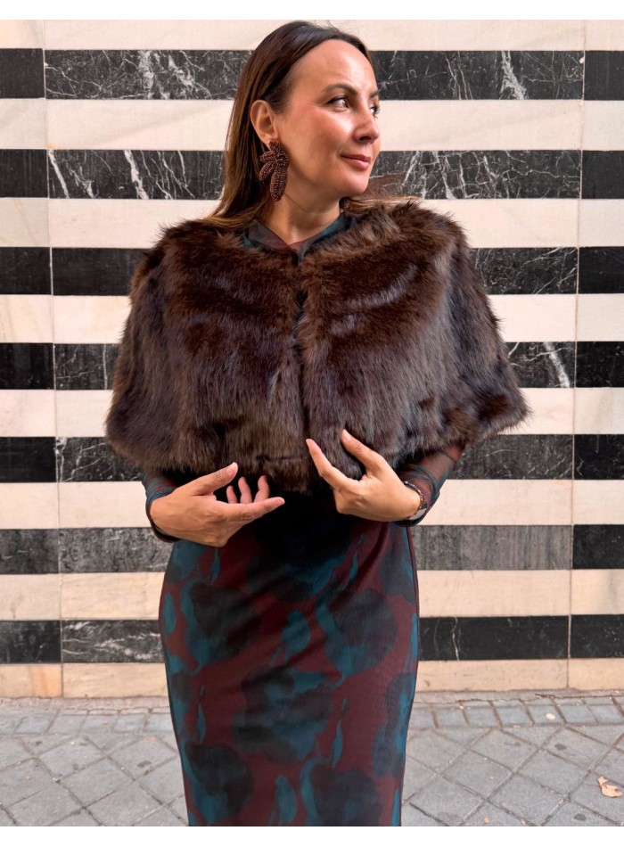 Dark brown short guest cape