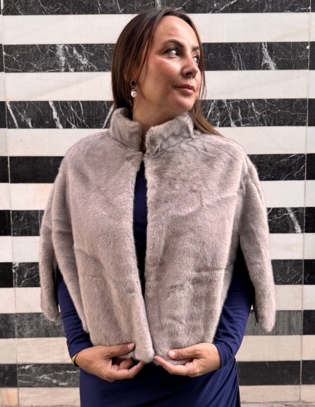 Manteau court pour invités en gris