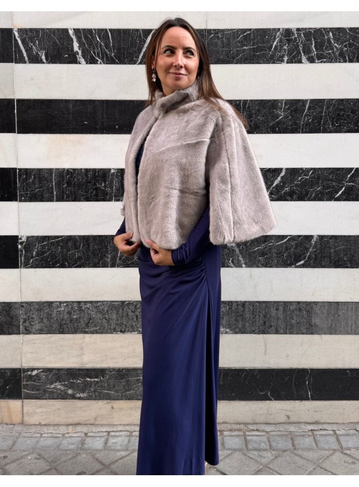 Short guest coat in gray color