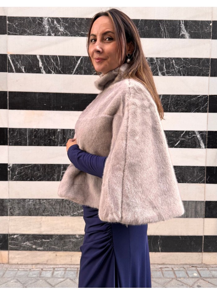 Manteau court pour invités en gris