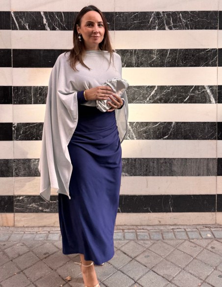 Silver glitter guest cape