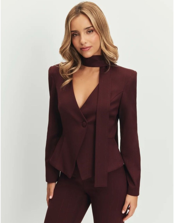 Blazer granate de corte peplum y escote profundo 2