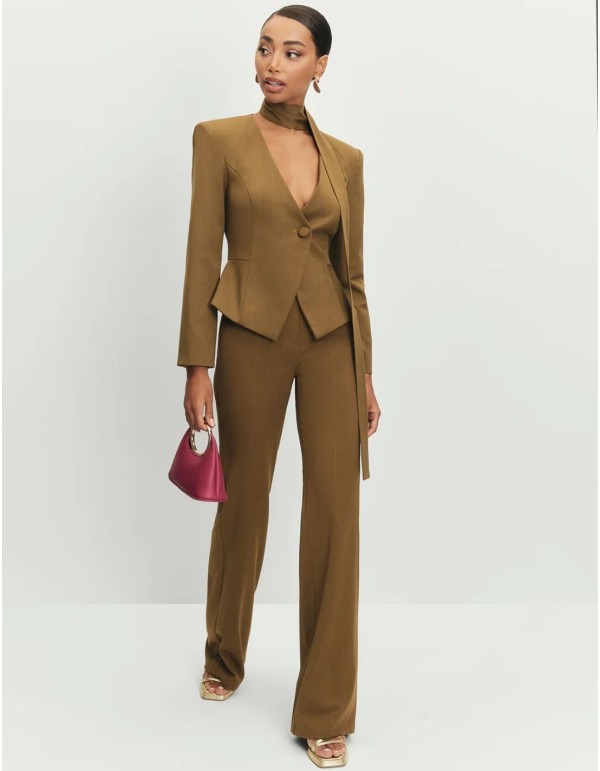 Green high-waisted, wide-legged pants