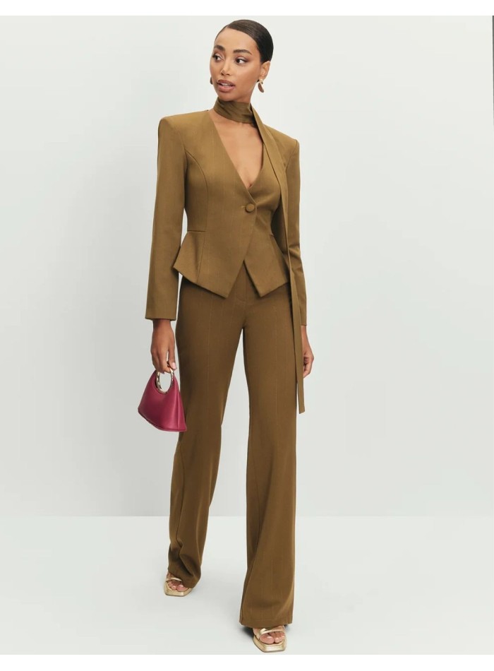 Green high-waisted, wide-legged pants