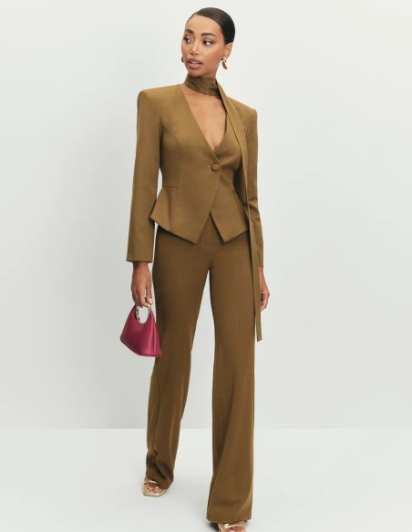 Green high-waisted, wide-legged pants