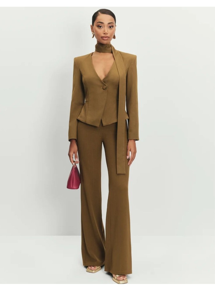 Green high-waisted, wide-legged pants