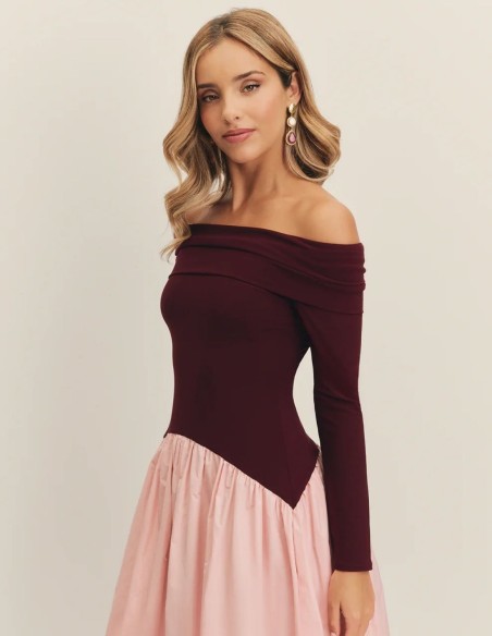 Robe de soirée midi aubergine et rose avec encolure bardot