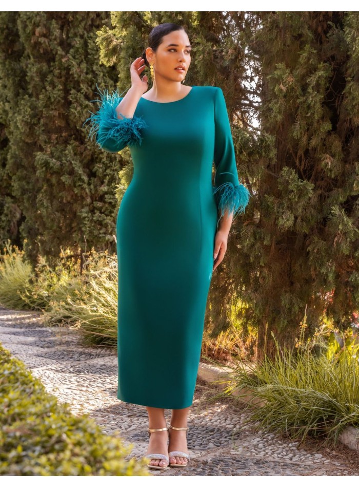 Robe midi avec détails en plumes et boutons...