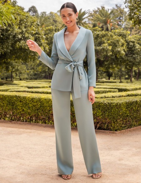 Guest gown with lace and V-neckline