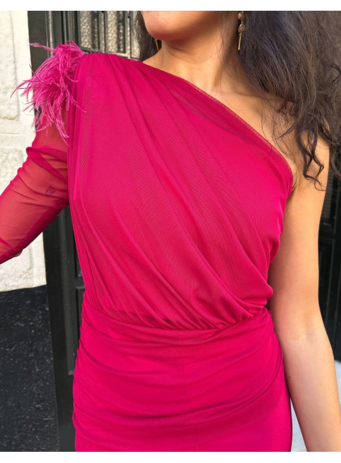 Robe de soirée midi drapée avec une manche et...