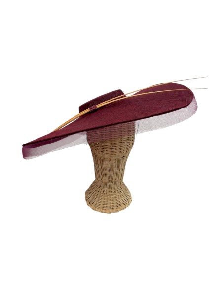 Pamela granate con detalle de crin y raquis artesanal para invitada de boda de dia