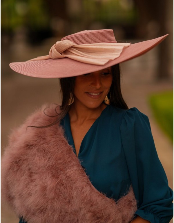 Pamela de invitada con nudo en color nude