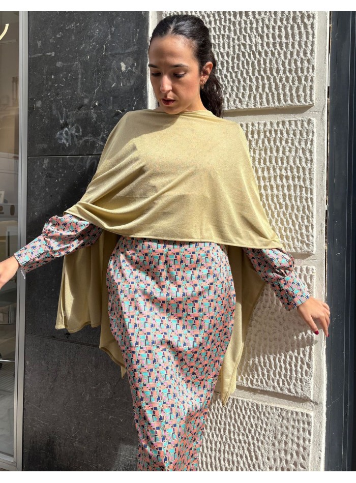 Short gold party cape with glitter