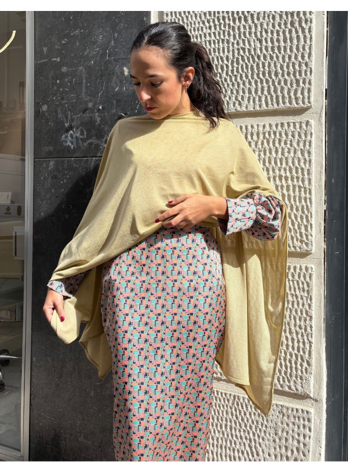 Short gold party cape with glitter