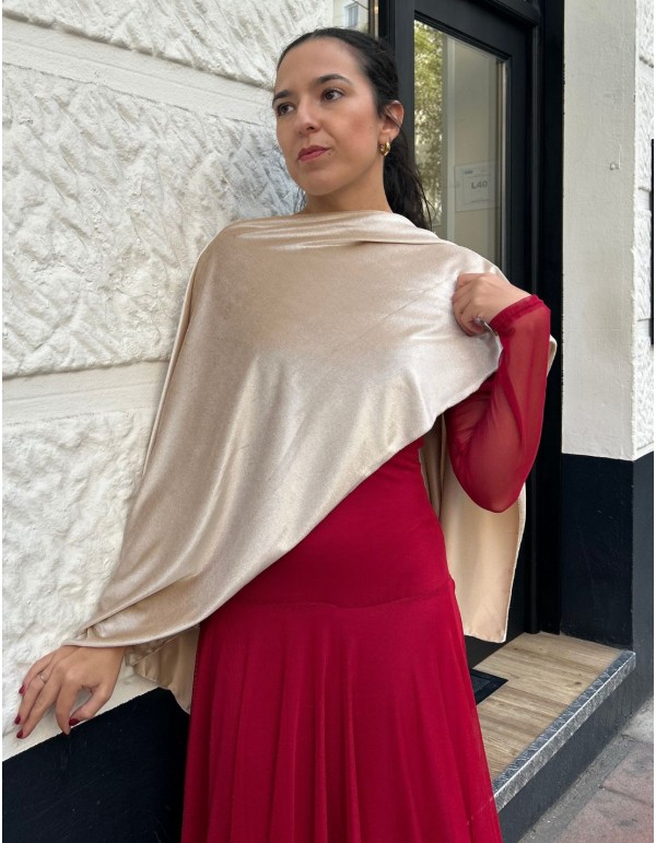 Short cape for guest with gold colored slits 2