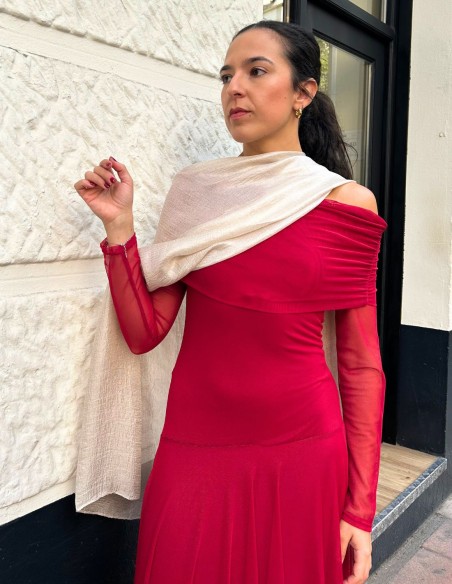 Guest shawl in gold with satin texture