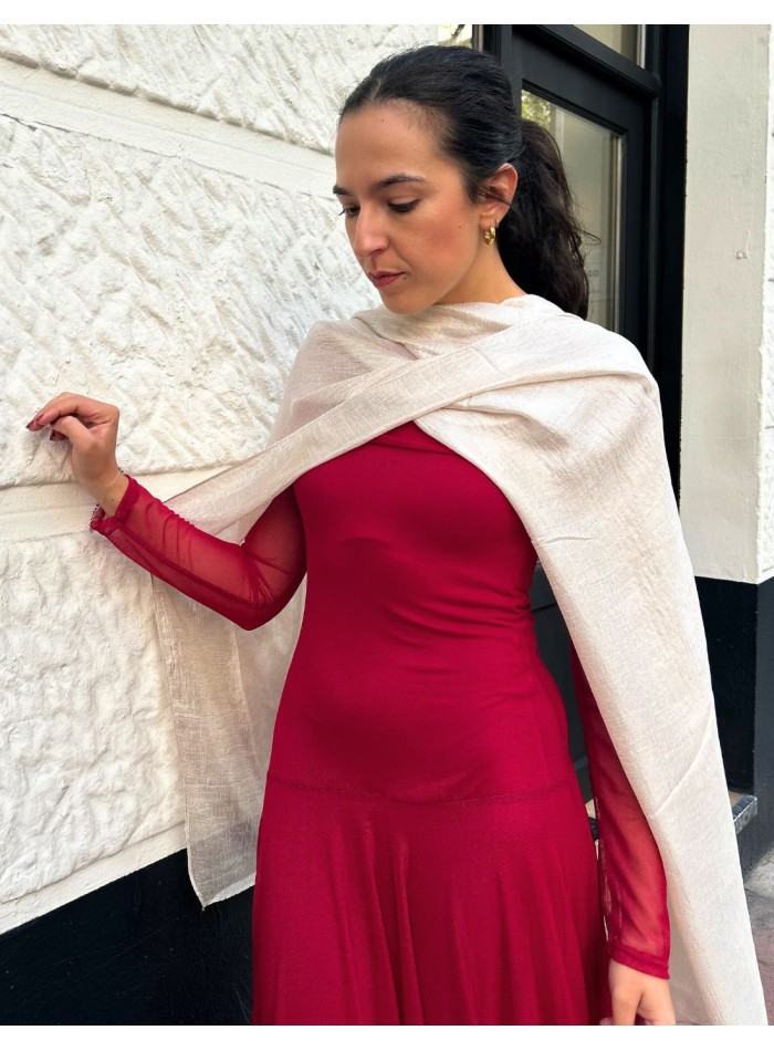 Guest shawl in gold with satin texture