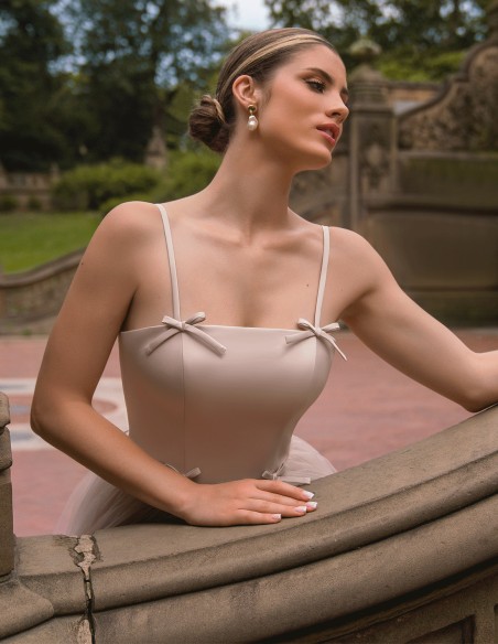 Long party dress with bows and long tulle skirt