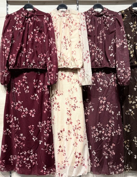 Conjunto de dos piezas con estampado floral de color granate