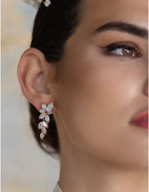 Boucles d'oreilles fleurs avec feuilles sculptées en... 2