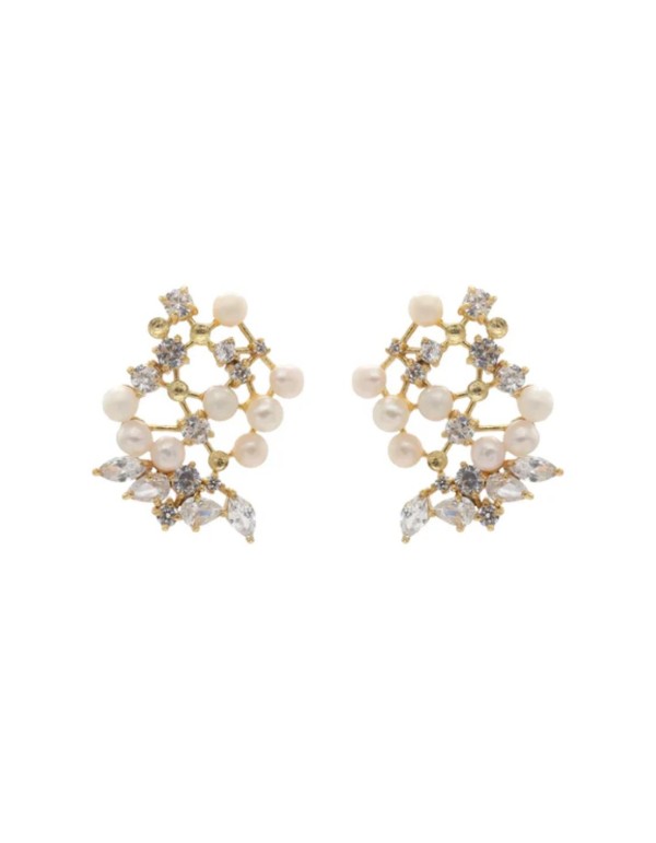 Pearl earrings with zirconia sparkles in the shape of a...