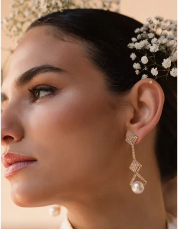 Geometric shape earrings with zirconia and pearl 2