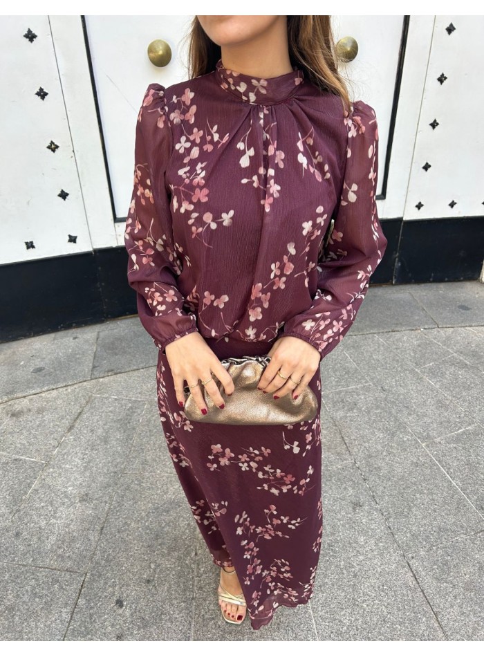 Guest ensemble with brown print and glitter fabric