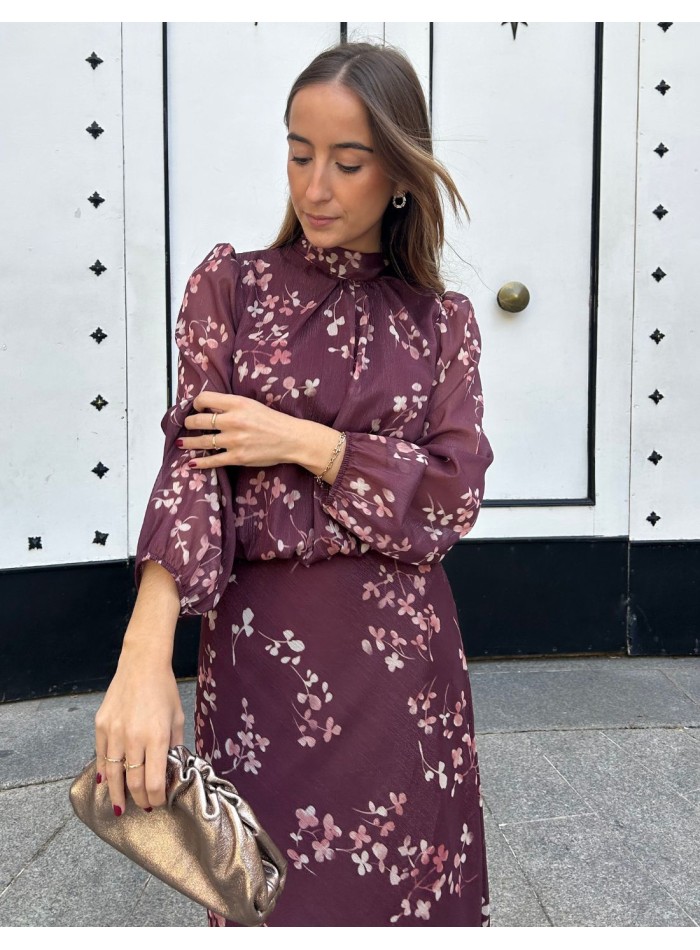 Guest ensemble with brown print and glitter fabric