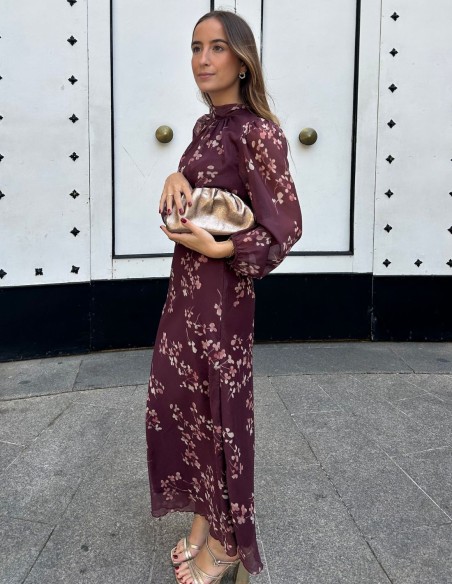 Tenue d'invité avec imprimé marron et tissu pailleté