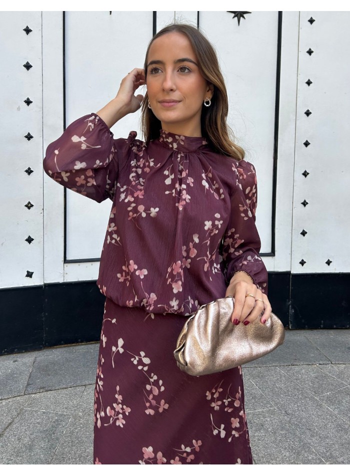 Guest ensemble with brown print and glitter fabric