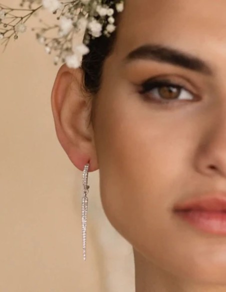 Boucles d'oreilles en argent avec pierre de lune et zircons