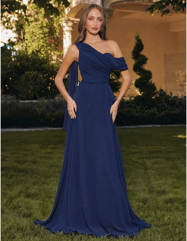 Robe de soirée longue avec encolure asymétrique et...