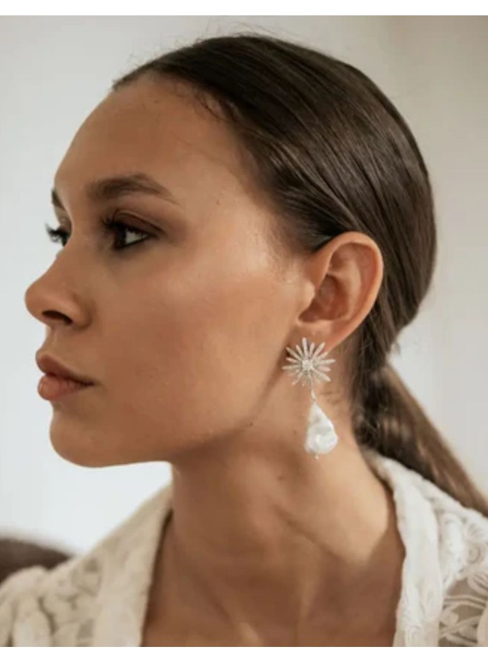 Long silver earrings with star and baroque...