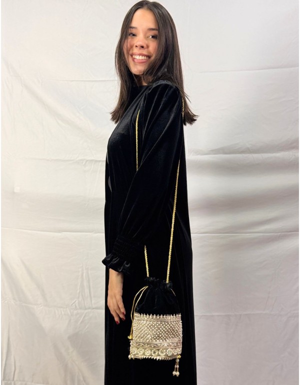 Black velvet bonbonniere with gold and pearl details 2