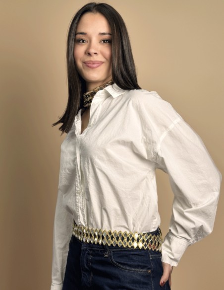 Cinturón dorado con cristalitos en forma de rombos