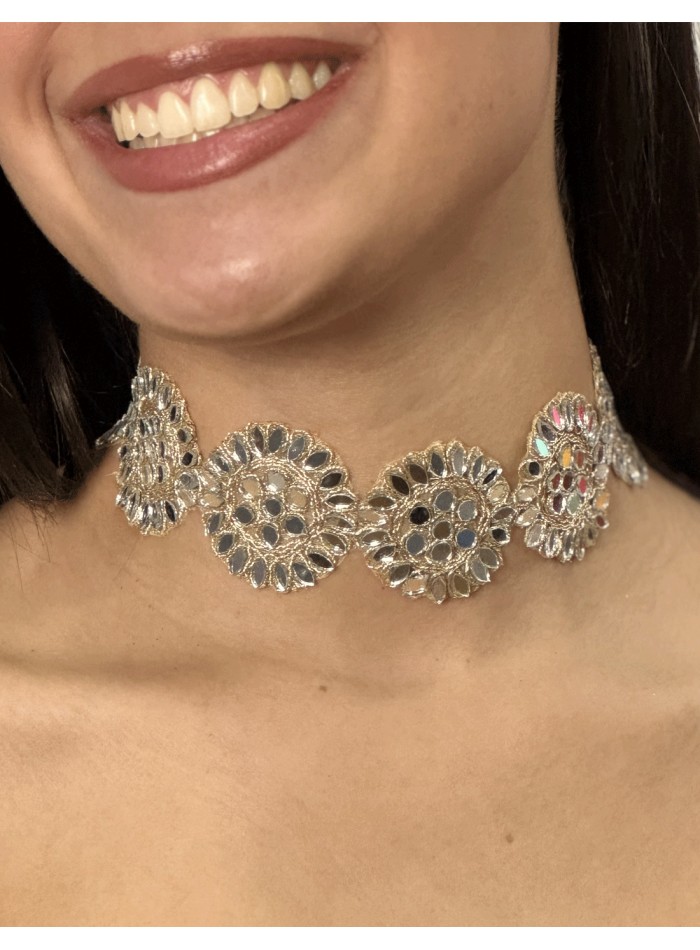 Tour de cou en forme de fleur avec strass argentés