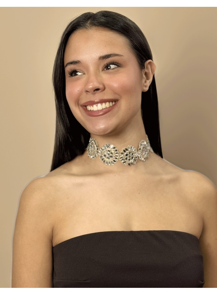 Choker de flores con pedrería plata