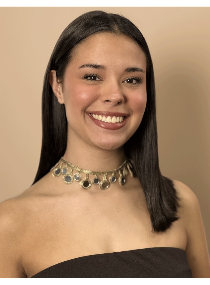 Choker with crystals in the shape of drops