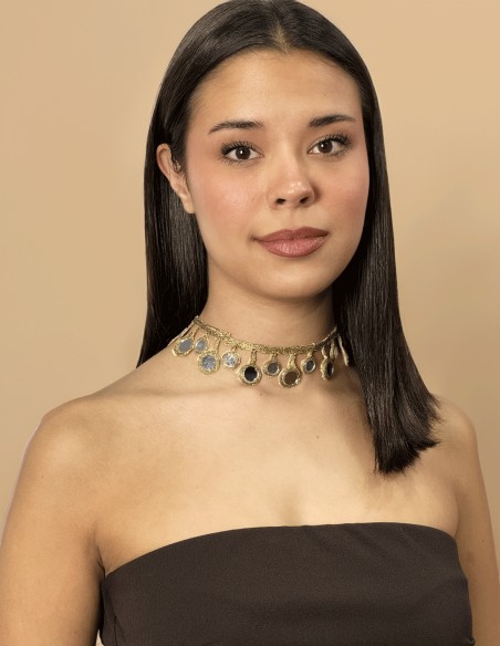 Choker with crystals in the shape of drops