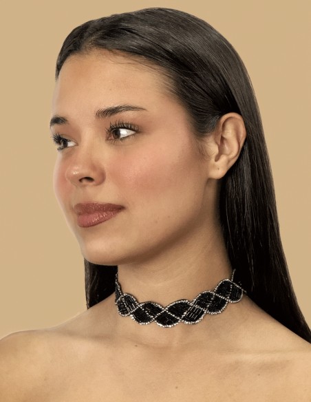 Choker de pedrería negro y plata elegante
