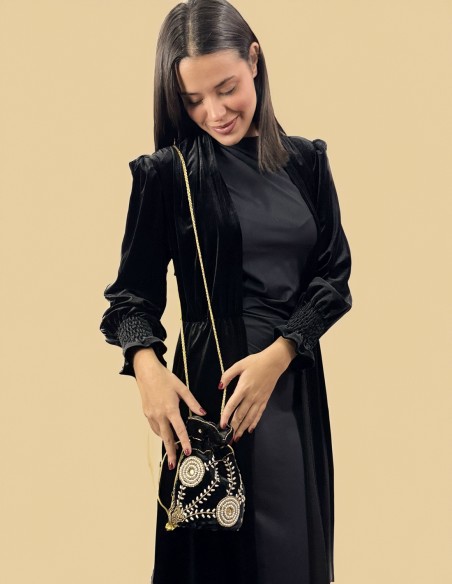 Bombonera de terciopelo pequeña con flores bordadas