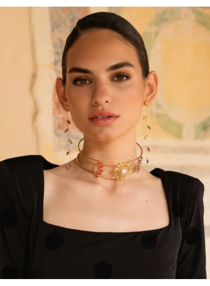 Adjustable choker with zirconia star details