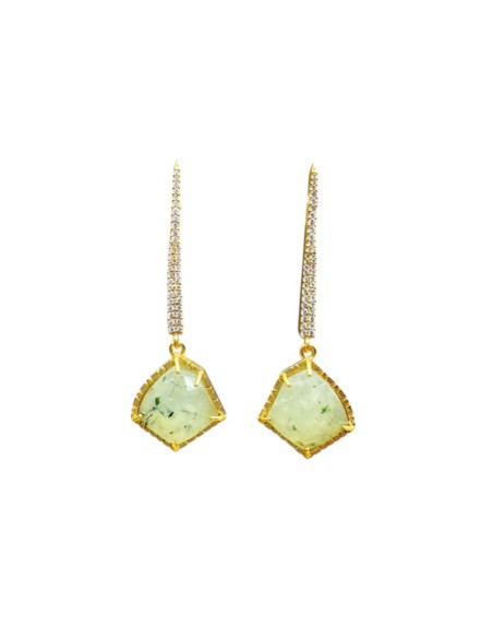 Pendientes con diseño alargado con circonitas y piedra verde