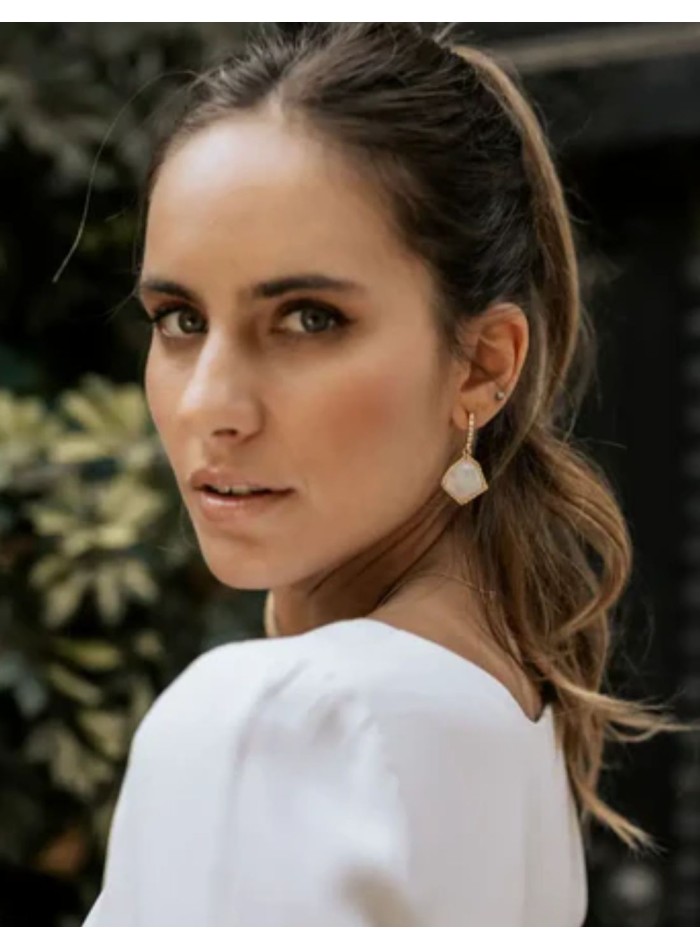 Pendientes con piedra central rodeada de circonitas