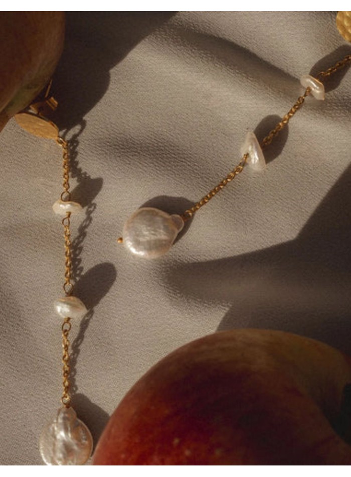 Long earrings with fine chain and pearls