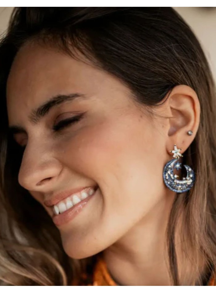 Pendientes con diseño de estrella y luna con circonitas